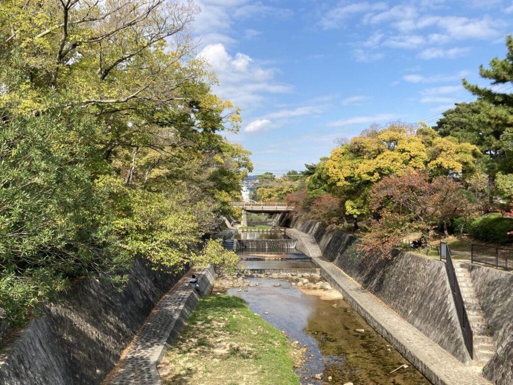 夙川橋の北側